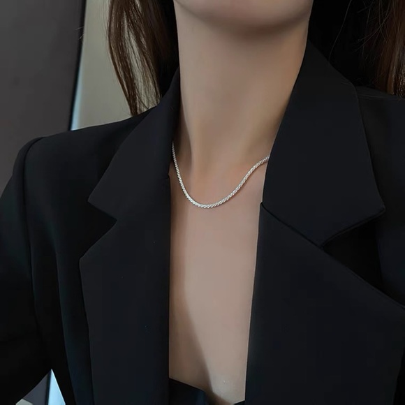 Sparkling Stones Necklace Choker - Picture 10 of 11